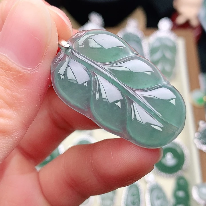 颈饰未镶嵌翡翠吊坠