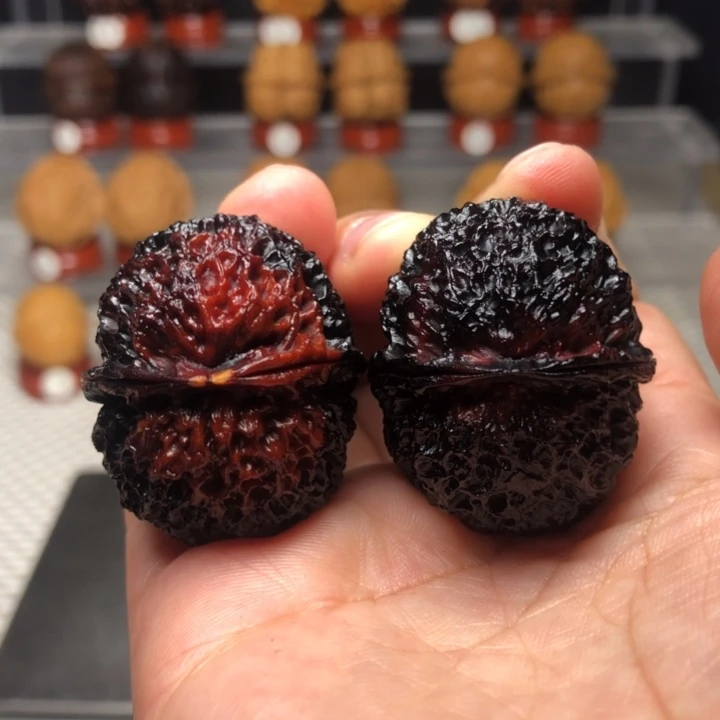 把件文玩核桃33龙鳞绣球，磕尖