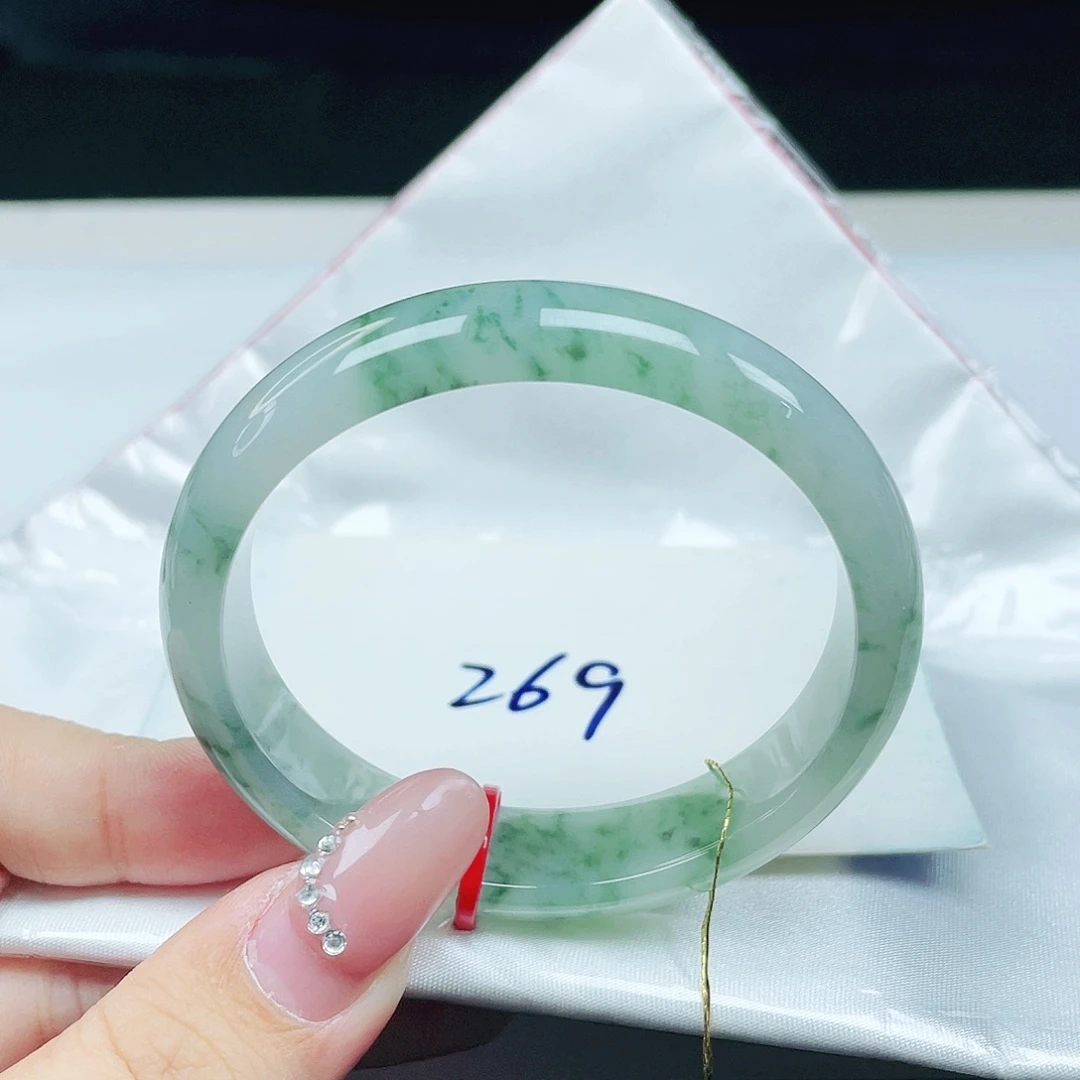 翡翠未镶嵌手镯 贵妃53+