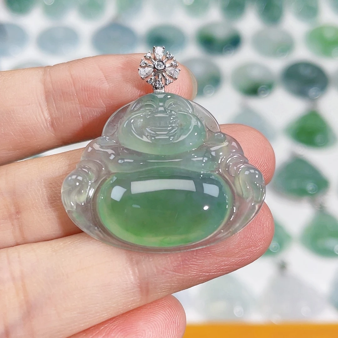 颈饰18K金镶嵌翡翠吊坠