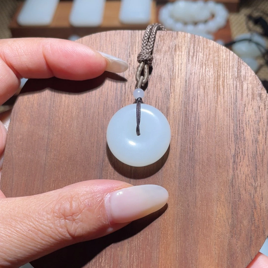 未镶嵌手链和田玉卡22.9