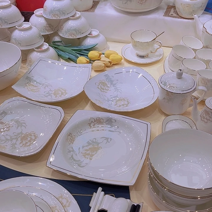 45%以上骨粉骨瓷描金清雅米饭碗单拍