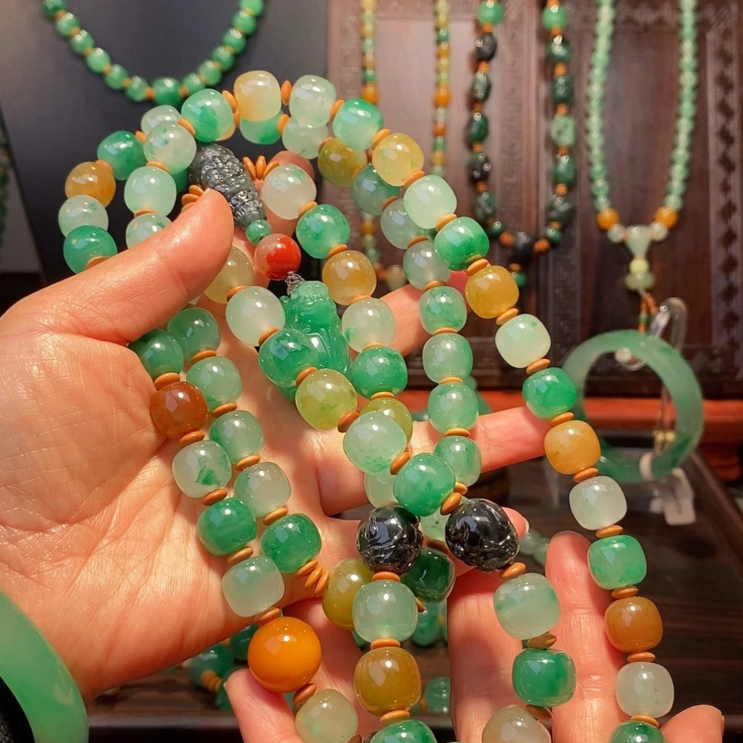 z***s石英质玉（非洲翠）未镶嵌挂件