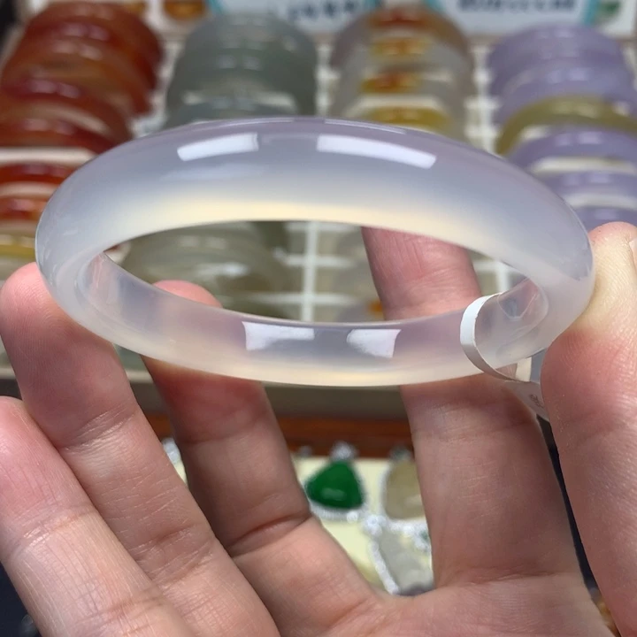 玛瑙/玉髓手镯未镶嵌