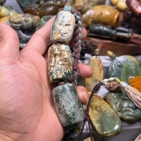 未镶嵌岫岩河磨玉（透闪石质玉）把件好*