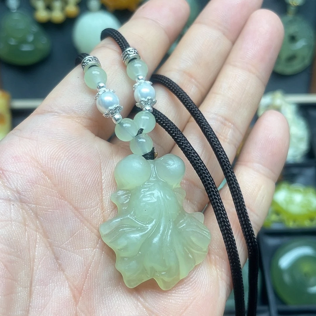 未镶嵌蛇纹石玉颈饰