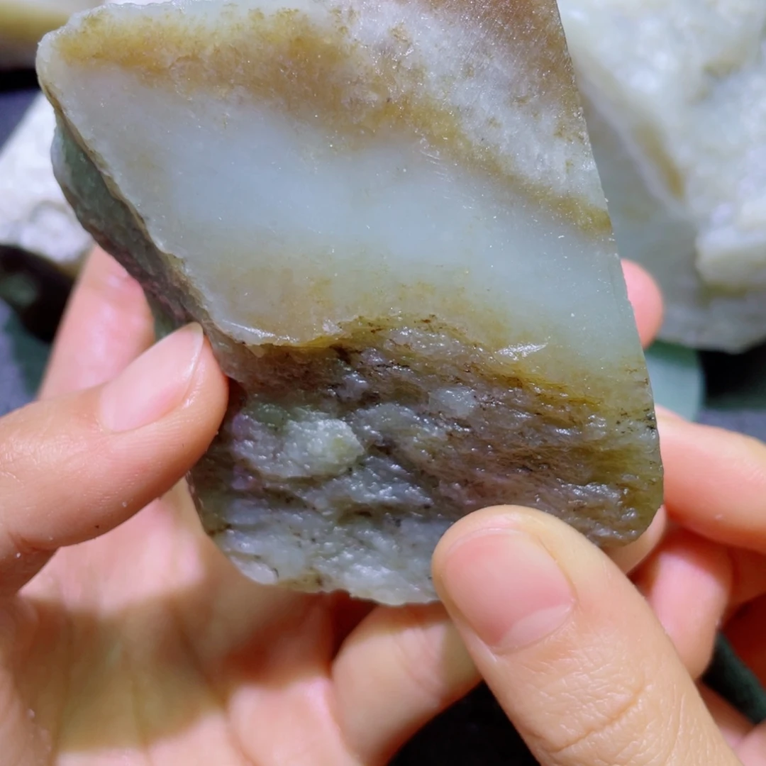 和田玉未镶嵌珠宝半成品