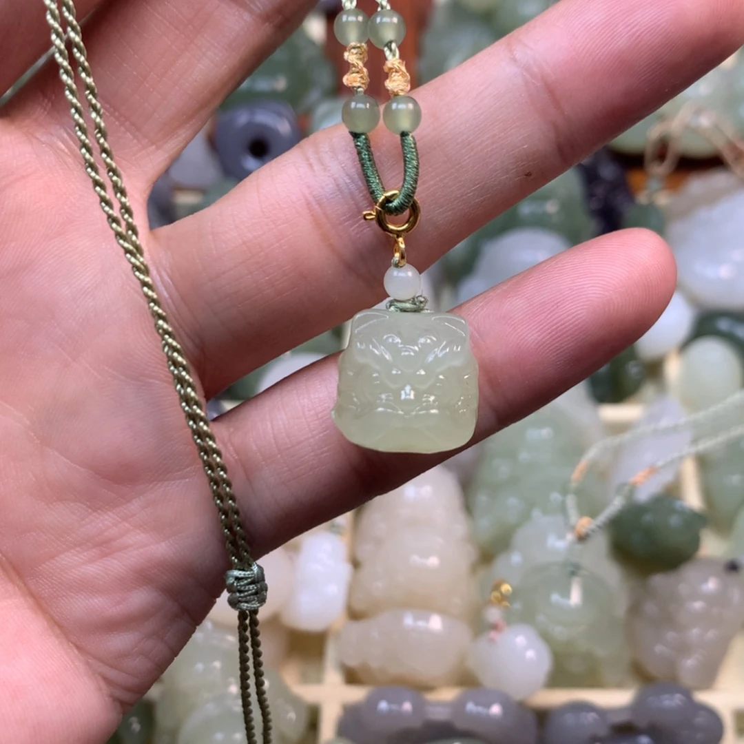 【闪购商品】颈饰未镶嵌和田玉