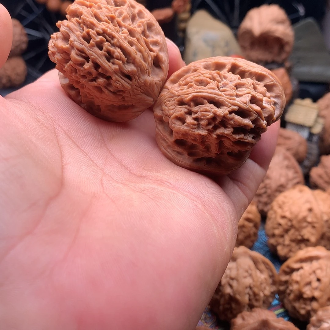 文玩核桃把件全品南疆石42蝴蝶