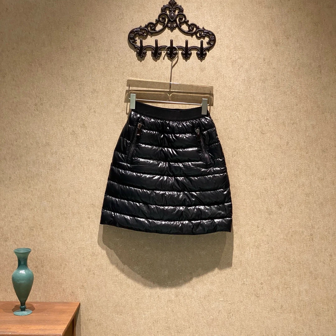 99新 MONCLER Gonna 黑色亮面羽绒半裙/38码/99新/38651