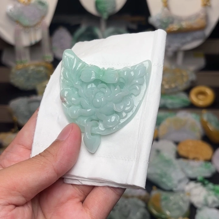 翡翠未镶嵌颈饰吊坠