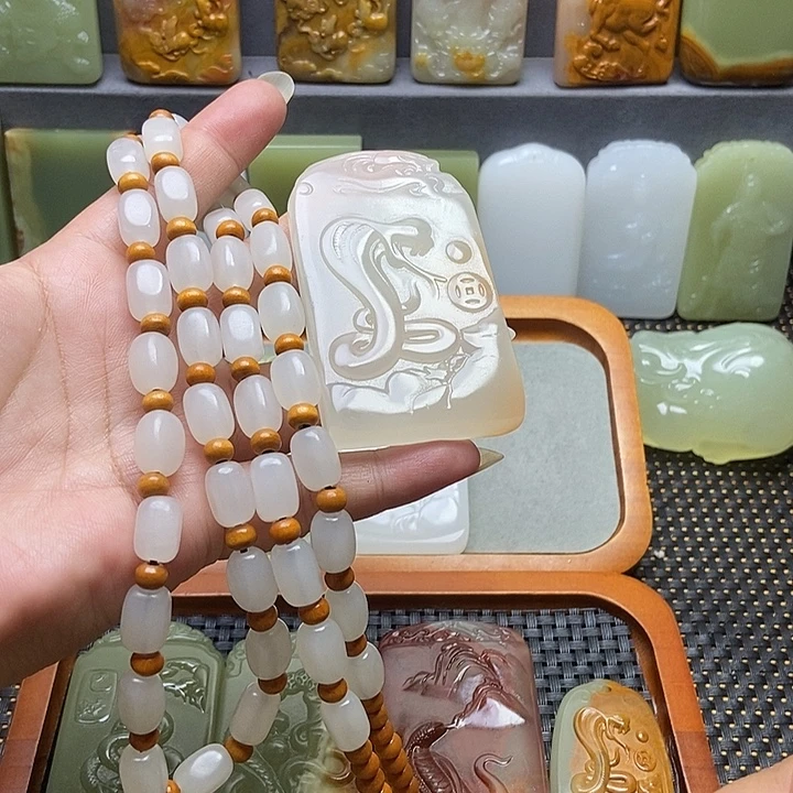 新疆昆仑山脉料蛇