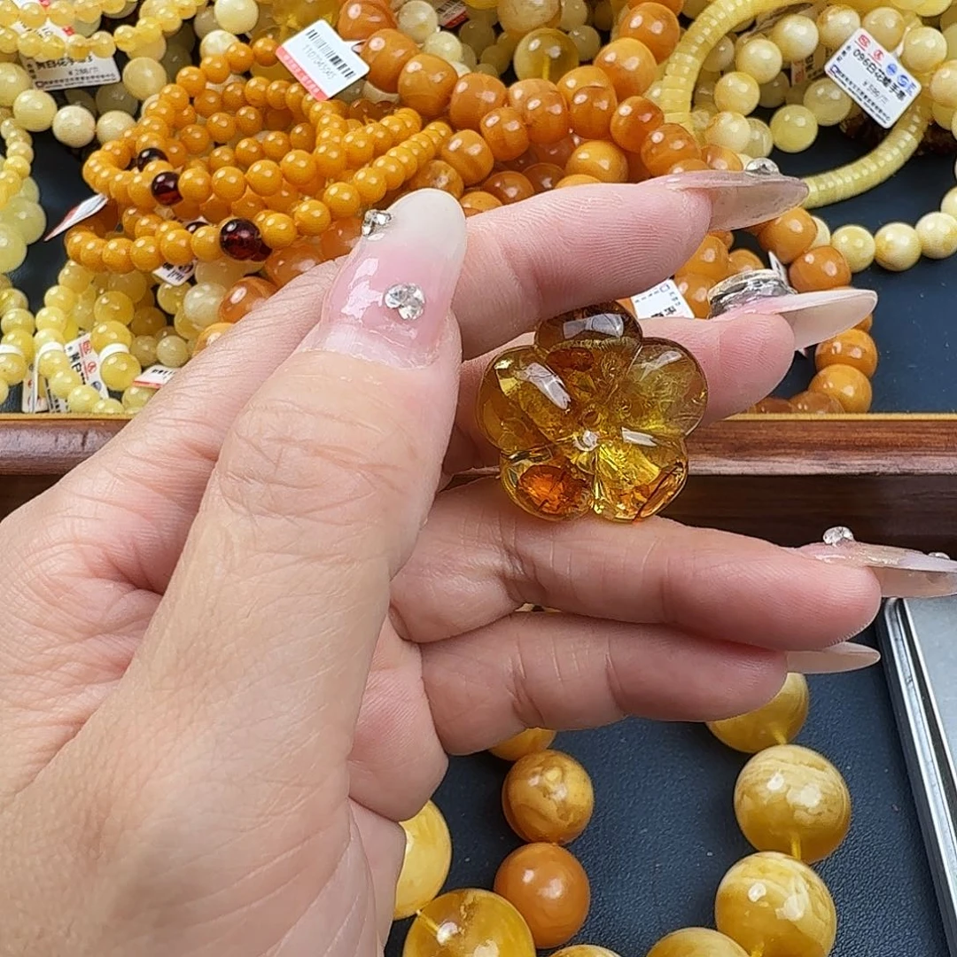 琥珀未镶嵌珠宝奇石