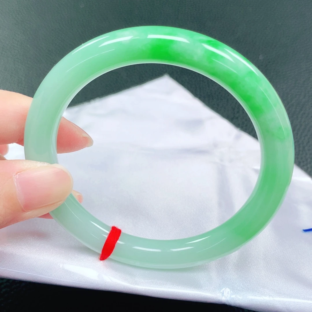 翡翠未镶嵌手镯56圈