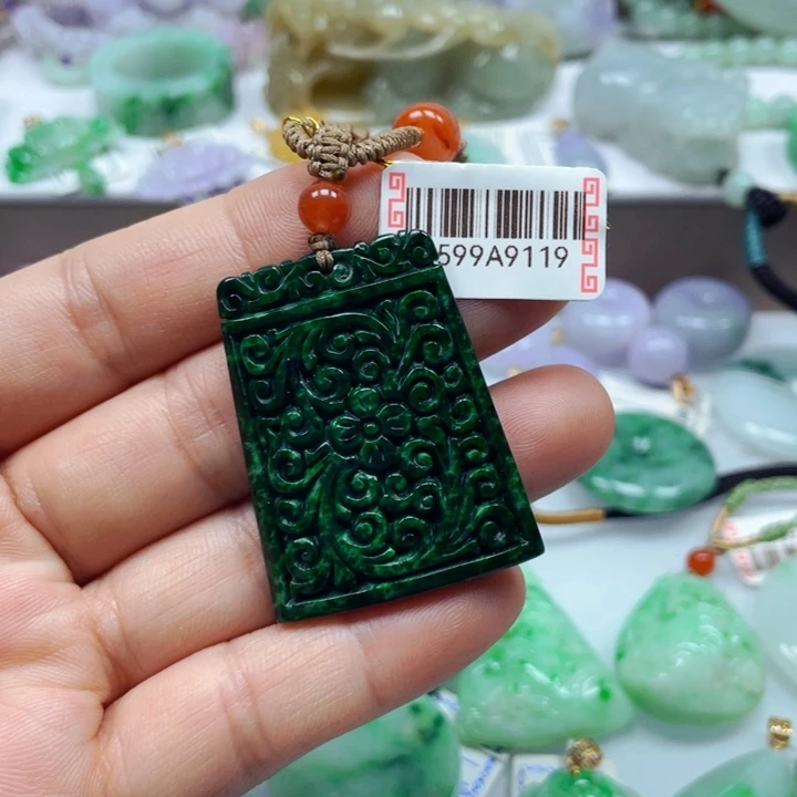 吊坠(不含链)未镶嵌翡翠