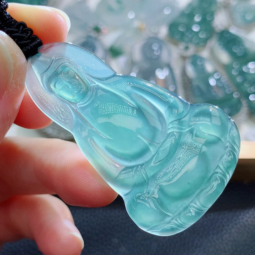 翡翠挂件未镶嵌翡翠