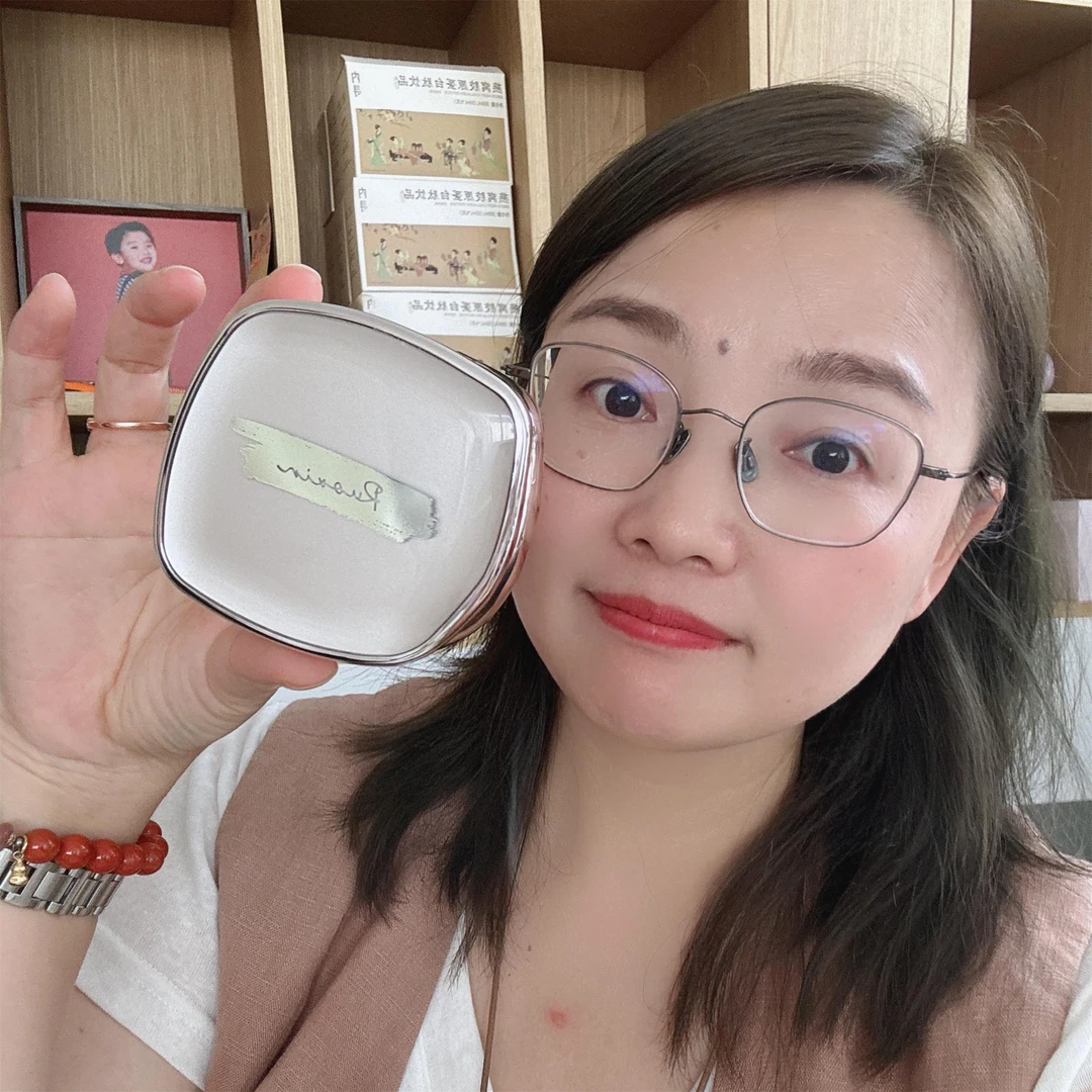 持妆遮瑕CC霜保湿气垫不脱色粉底液日常通勤
