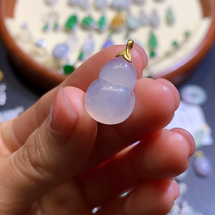 翡翠吊坠(不含链)18K金镶嵌