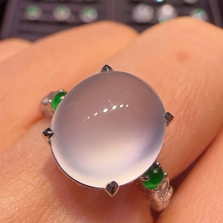 翡翠戒指18K金镶嵌戒指