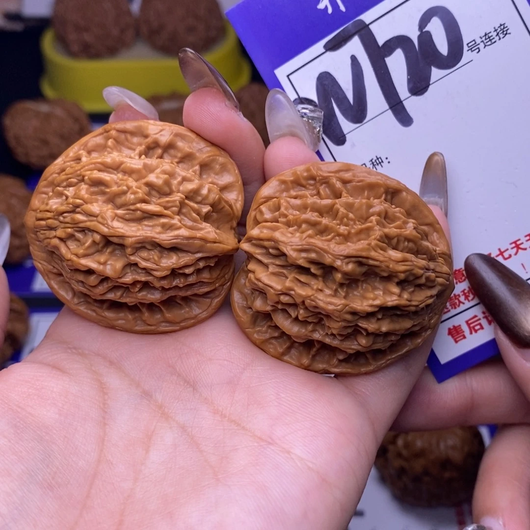 文玩核桃吊坠W720链接 虎头40尺