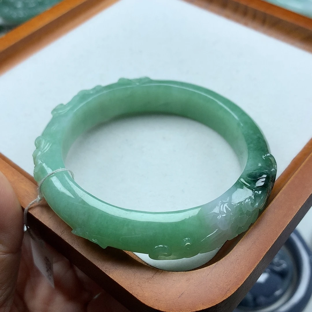 翡翠未镶嵌手镯复古风格56.7