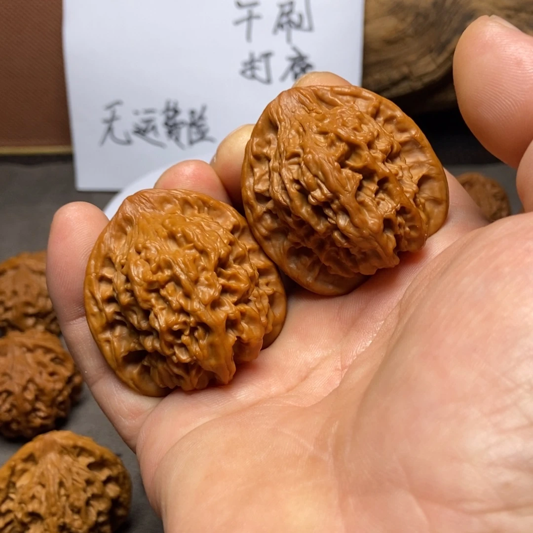 文玩核桃把件红狮子