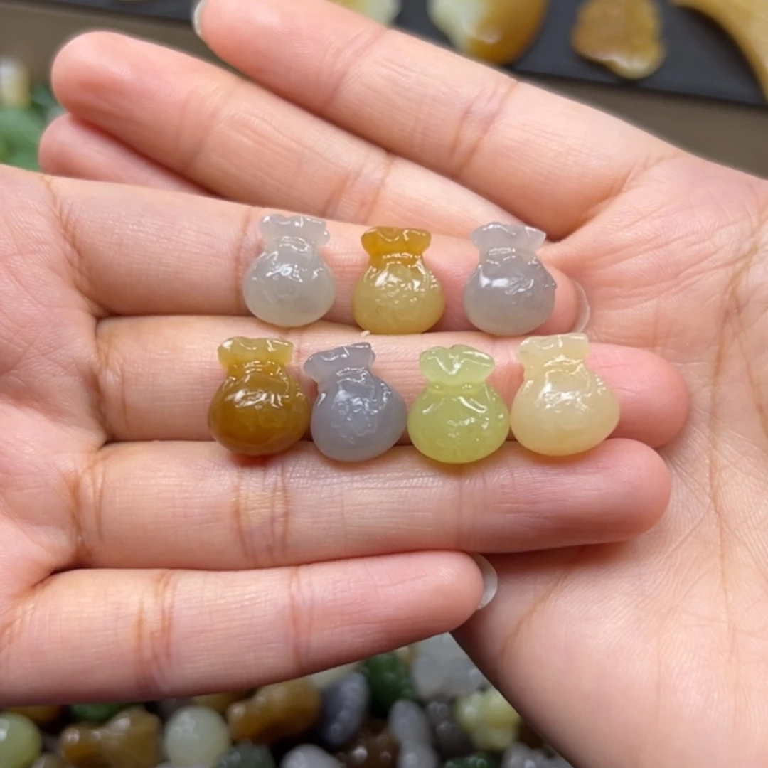 和田玉未镶嵌颈饰128一个多样性发其一