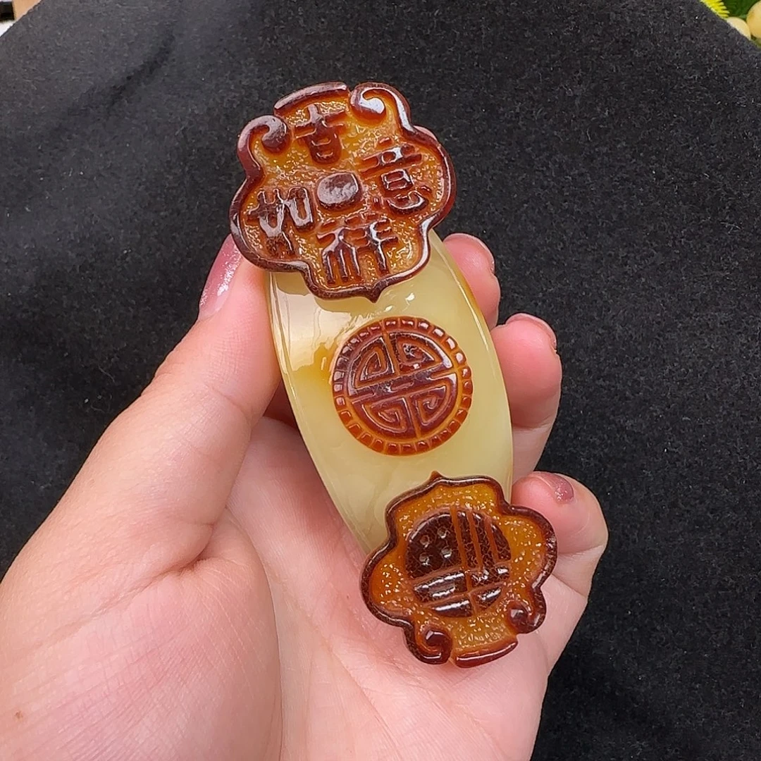 蜜蜡未镶嵌珠宝奇石