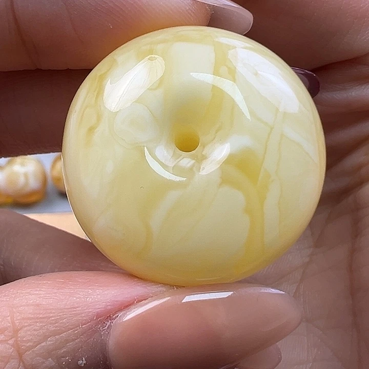 蜜蜡未镶嵌珠宝奇石
