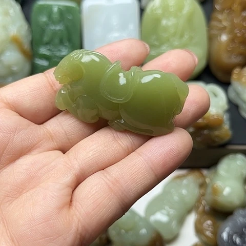 颈饰未镶嵌和田玉新