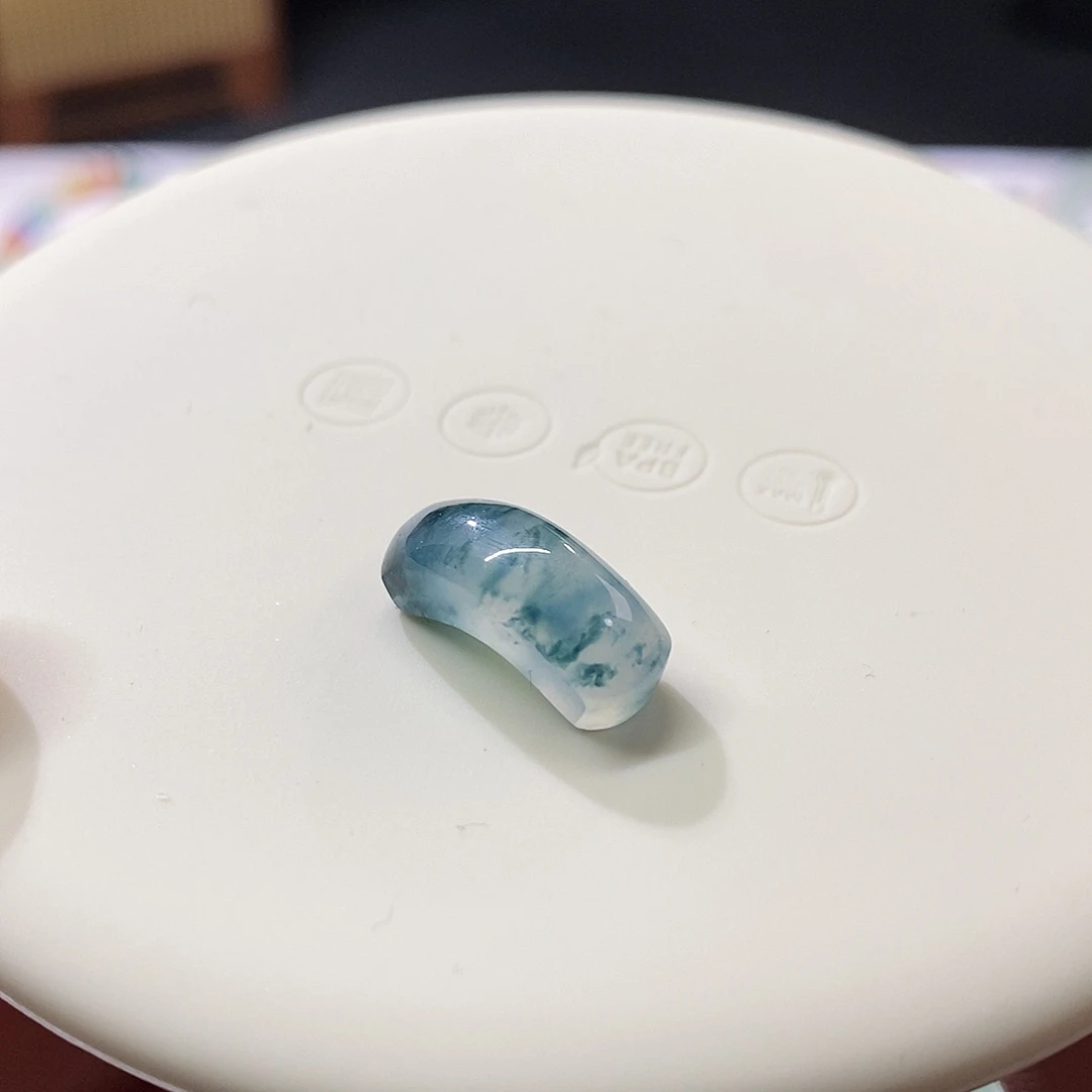 散珠翡翠马鞍戒面