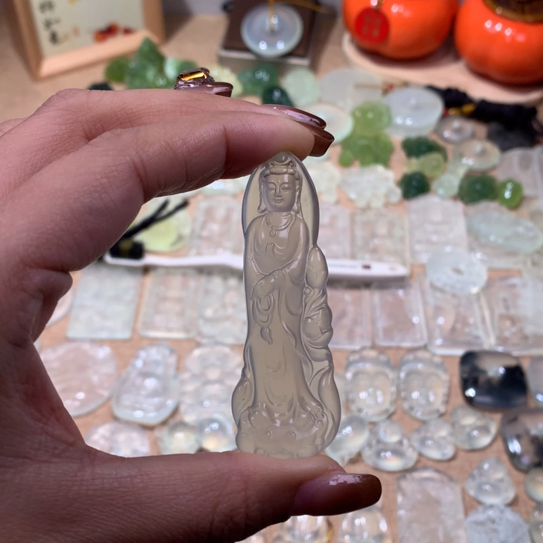 蛇纹石玉未镶嵌颈饰