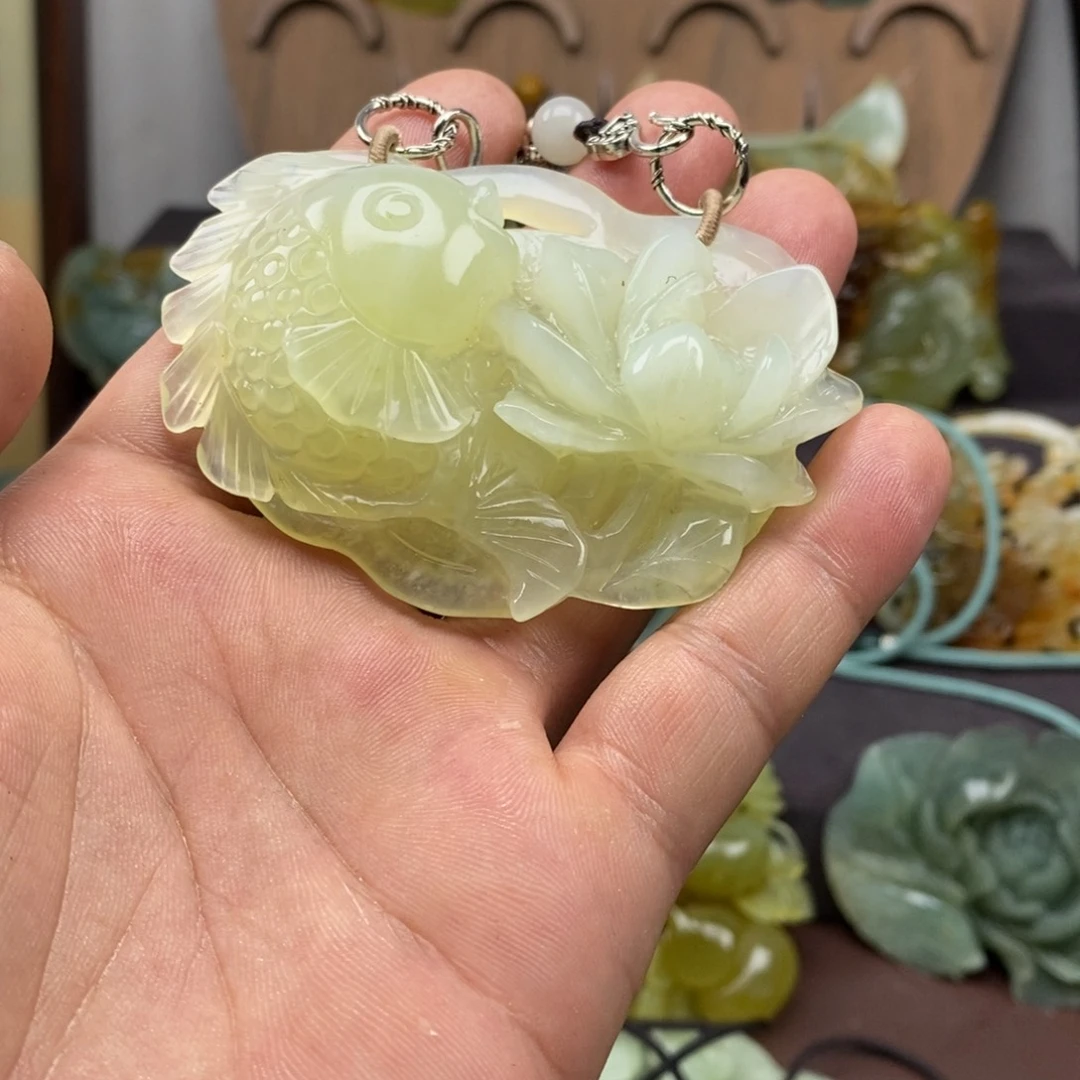 晓***晓蛇纹石玉未镶嵌吊坠(赠链)