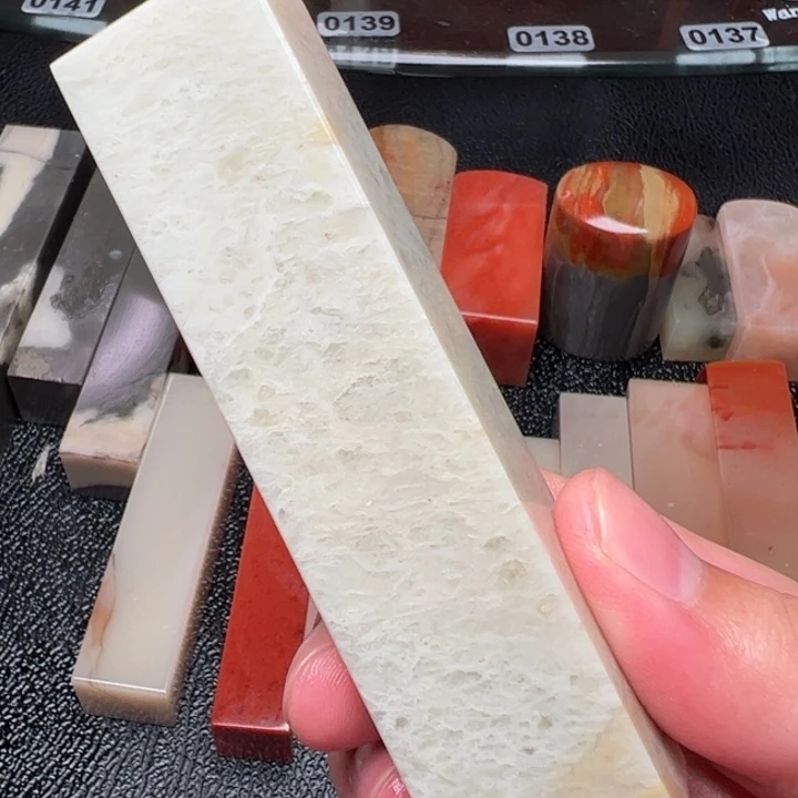 老挝石在这样的日子里
