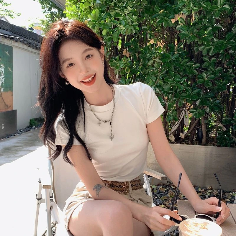 A02正肩t恤女短袖2025春夏新款时尚修身圆领纯色内搭打底上衣