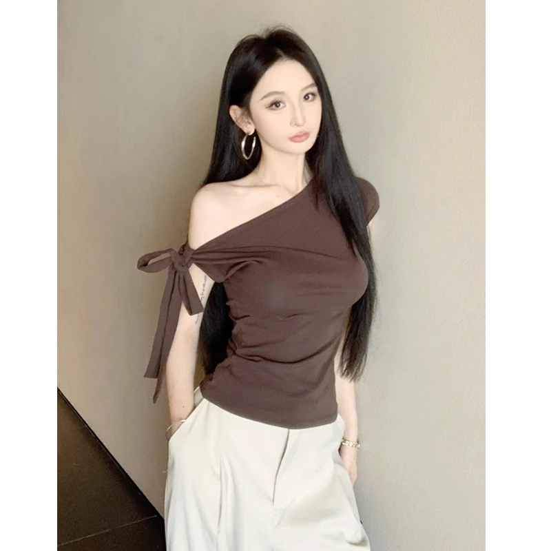 斜肩短袖t恤女夏季2025新款咖色美式chic茶艺修身蝴蝶结系带上衣