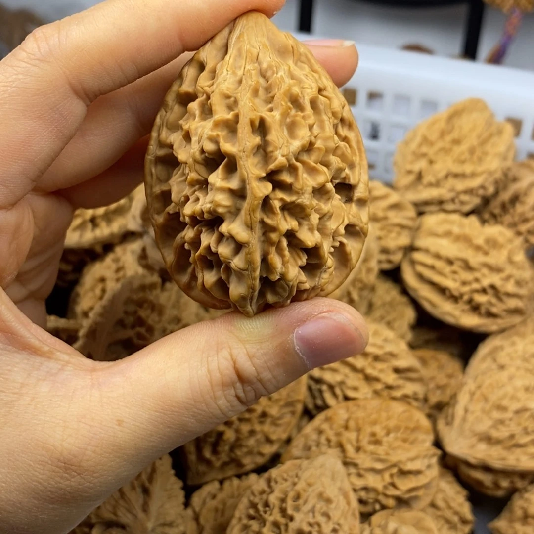 咚***～文玩核桃吊坠招财鼠一个