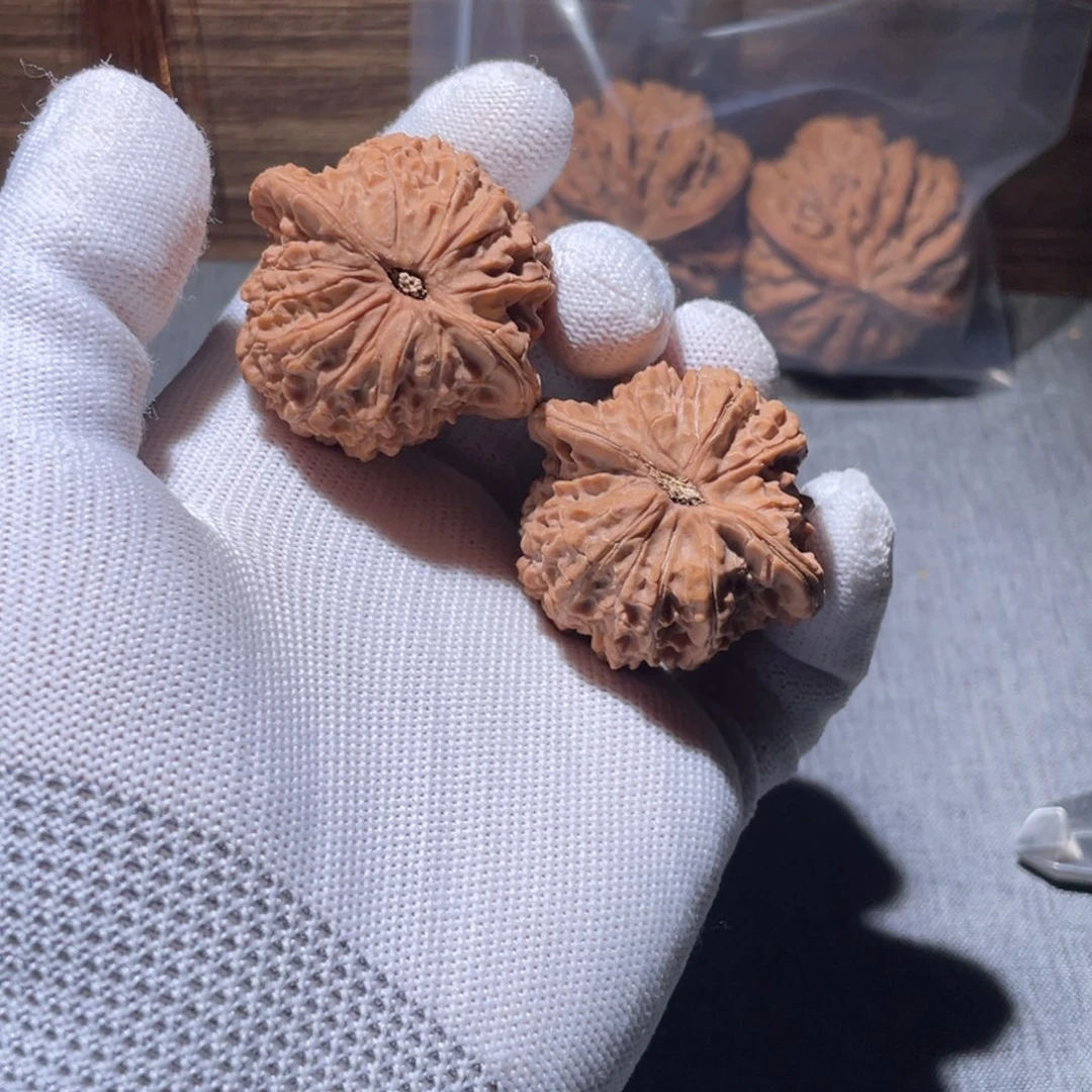 文玩核桃吊坠42 全品血麒麟 22