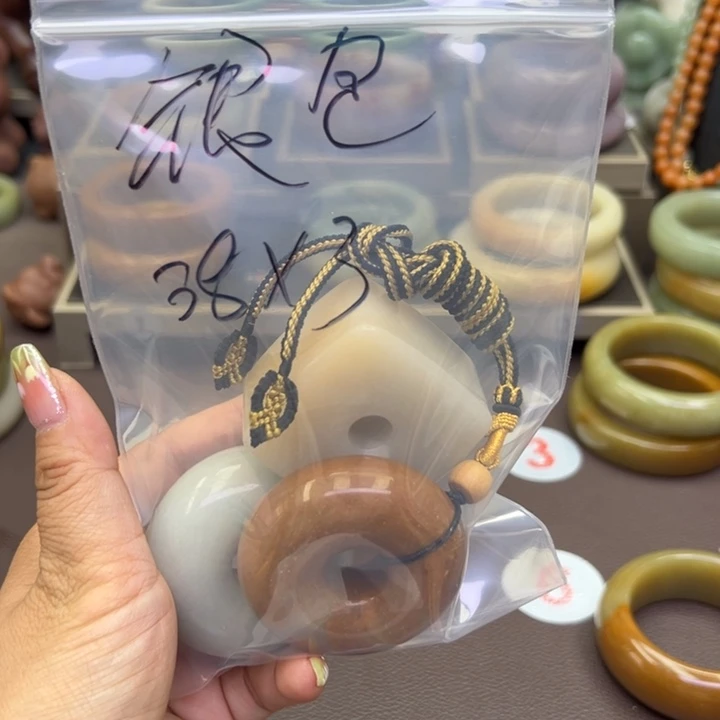 石英质玉手镯未镶嵌钱****⌯