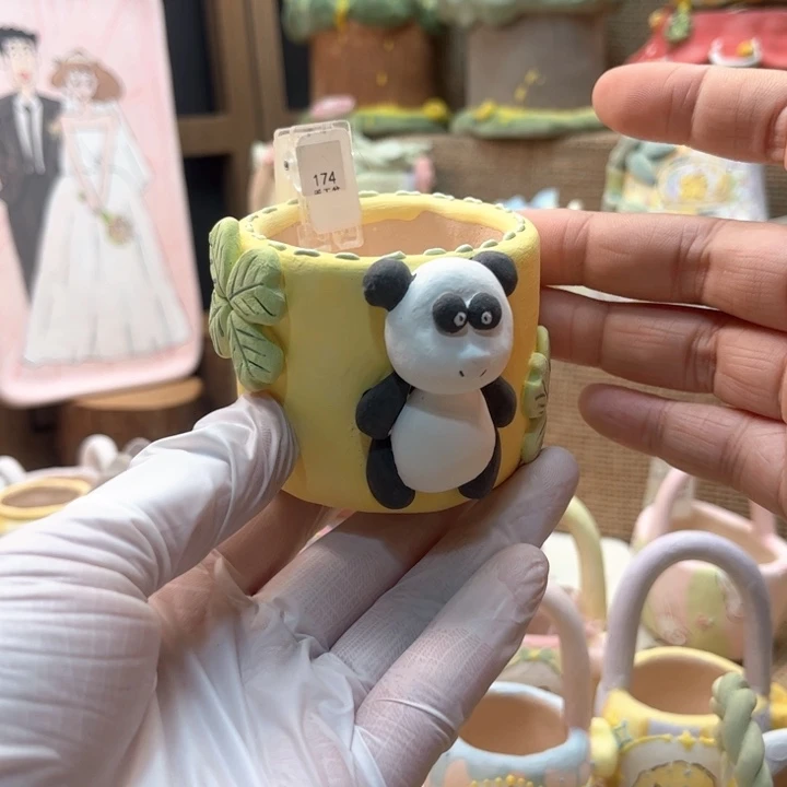 174熊猫手绘花盆