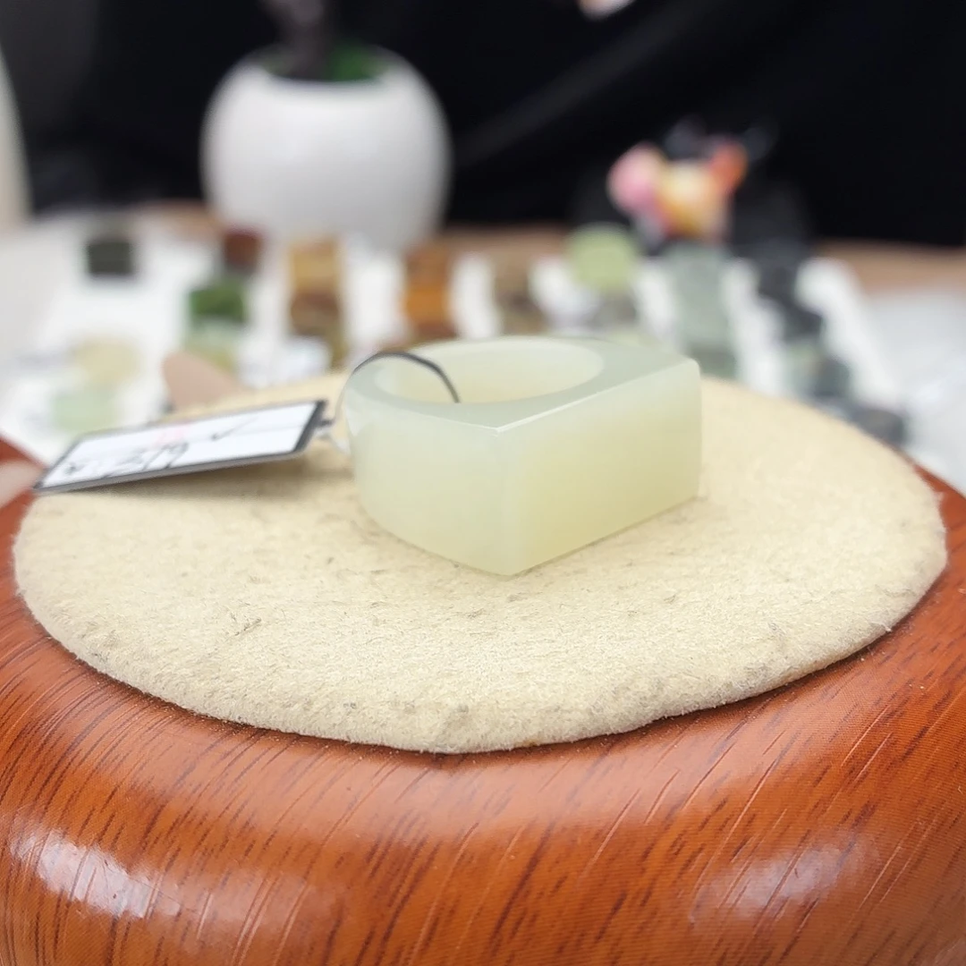 未镶嵌戒指和田玉c70奶白马鞍17.8不退换