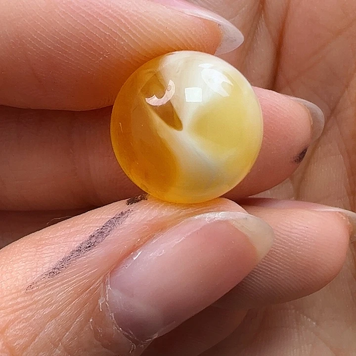蜜蜡未镶嵌珠宝奇石