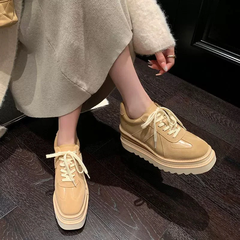 贼轻巨舒适~！真皮银色厚底松糕系带单鞋磨砂拼接坡跟休闲德训鞋