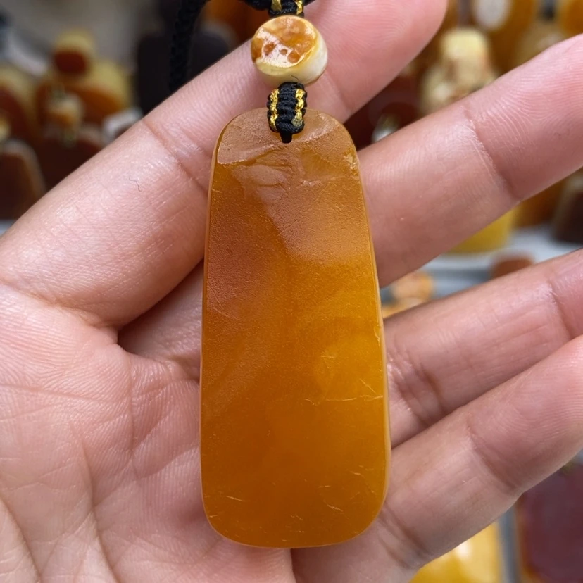 【闪购商品】琥珀颈饰未镶嵌