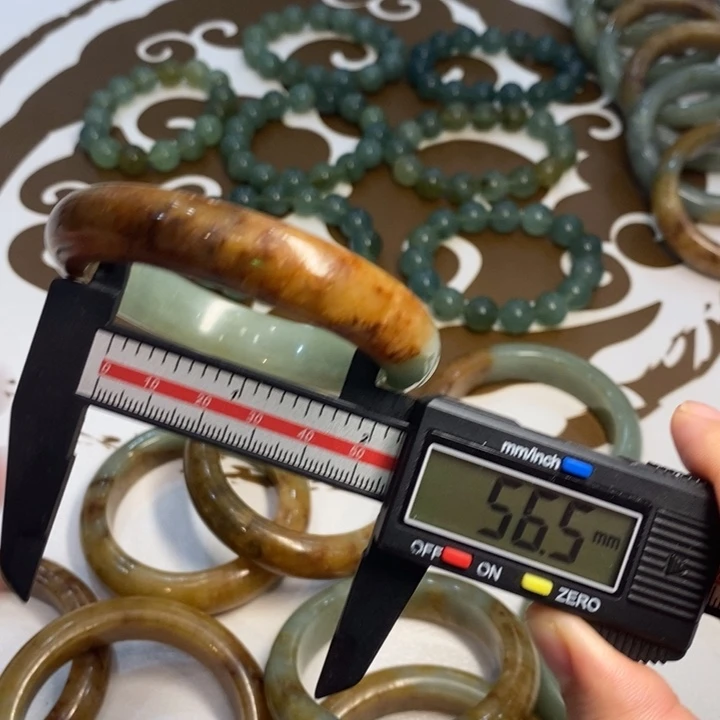 蛇纹石玉未镶嵌手镯微瑕