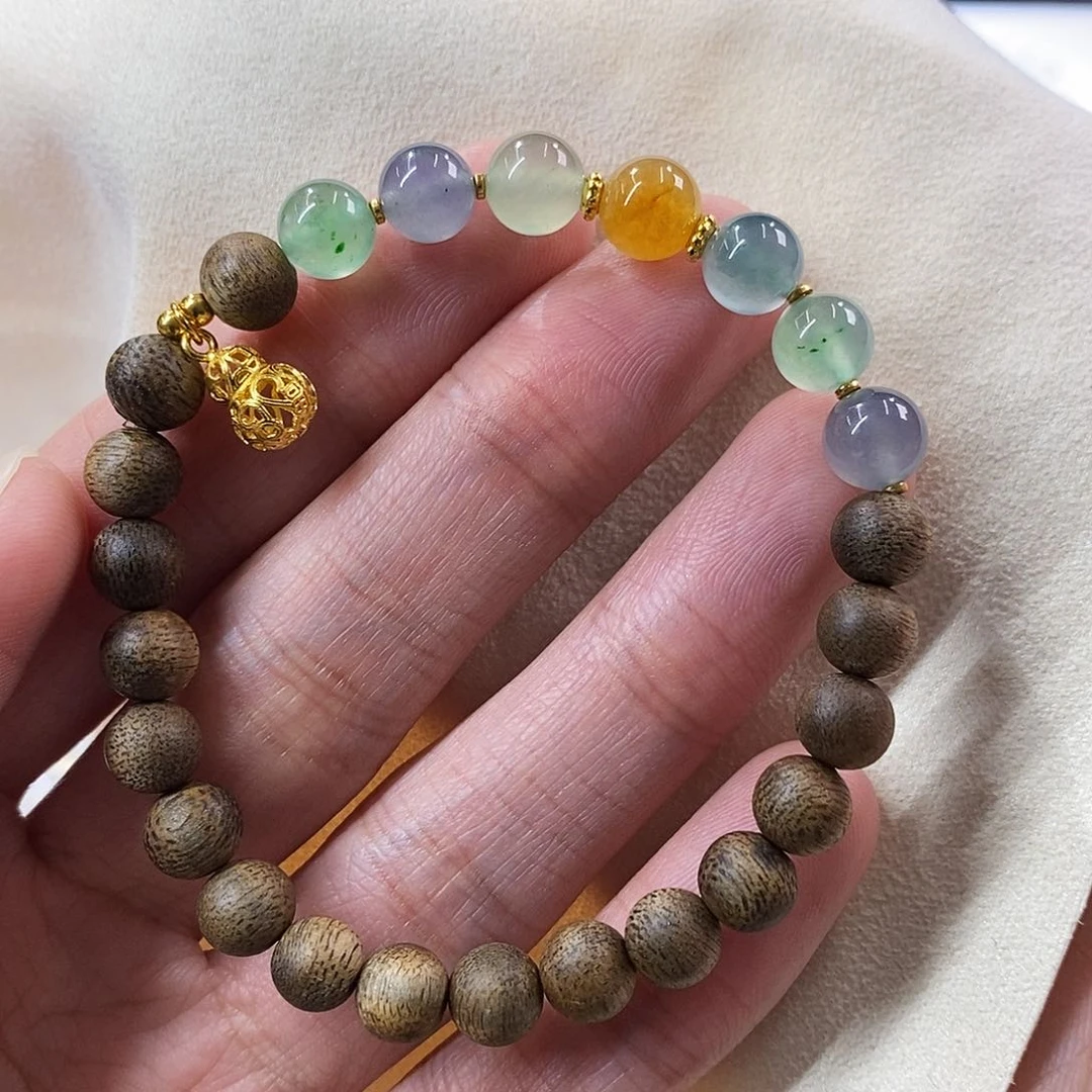 颈饰未镶嵌翡翠手串