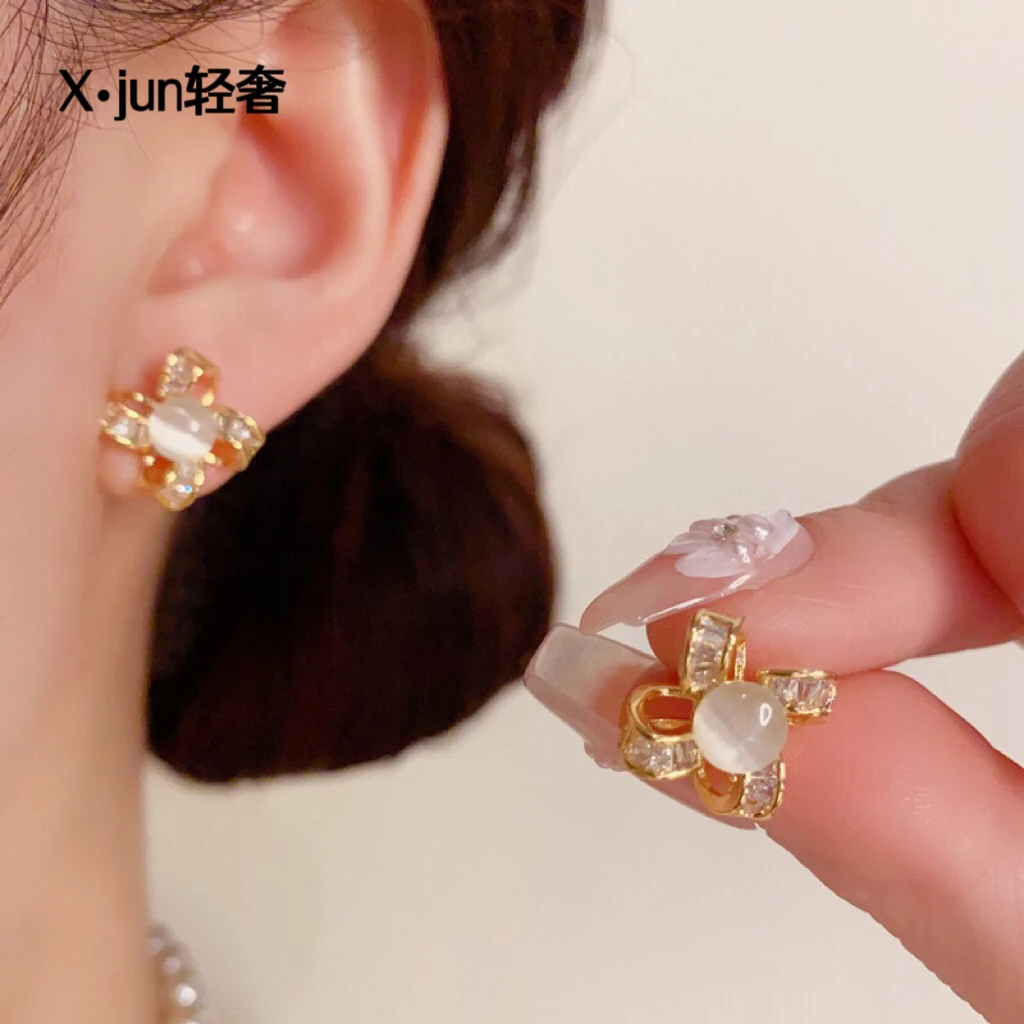 铜合金耳饰 轻奢微镶锆石喵眼花朵耳钉气质百搭时尚小巧银针耳饰