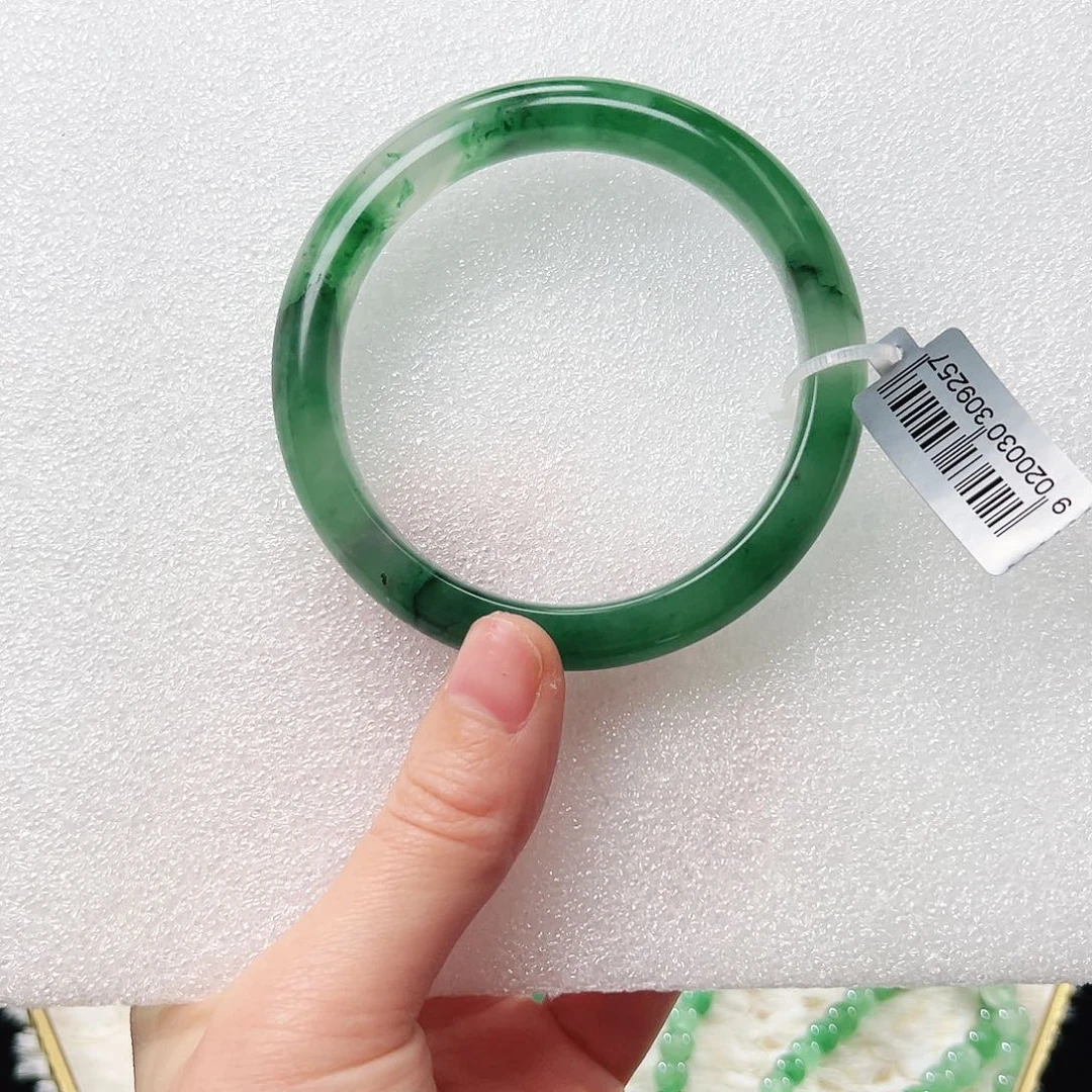 石英质玉手镯未镶嵌?*心