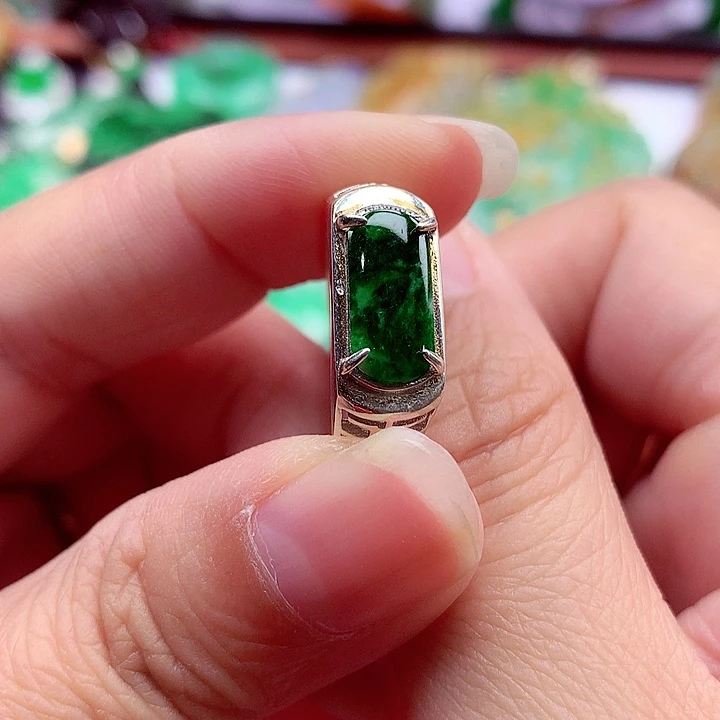 翡翠银S925镶嵌颈饰翡翠