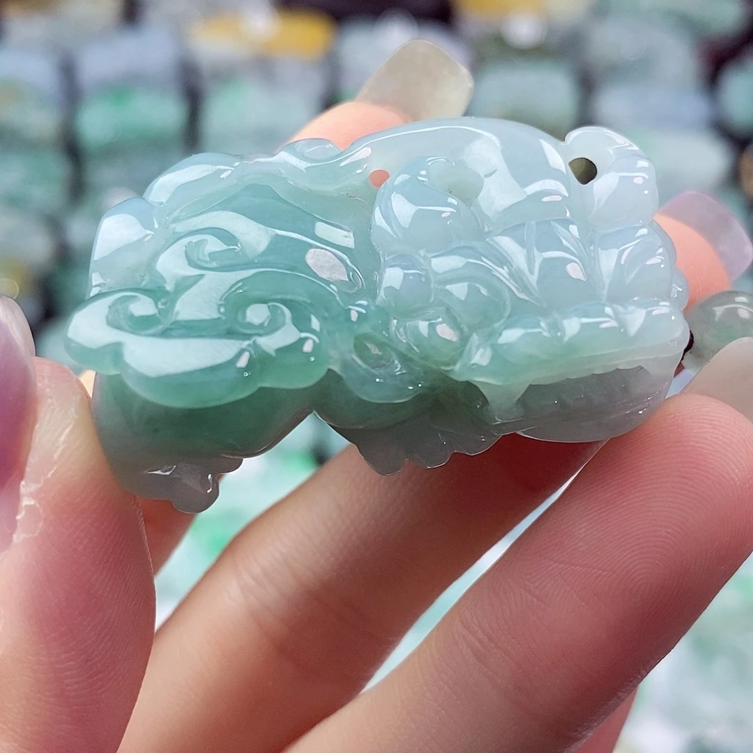 颈饰未镶嵌翡翠天然